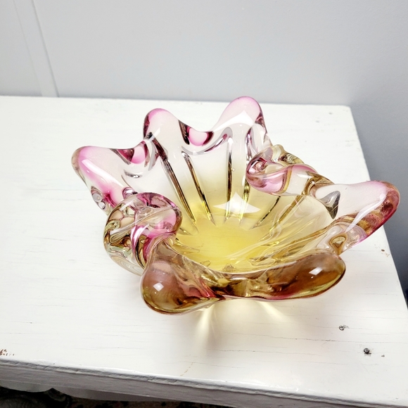 Murano Art Glass Vintage Ashtray Pink Yellow Mid-Century Italian Glass 8" x 6" - Picture 6 of 16